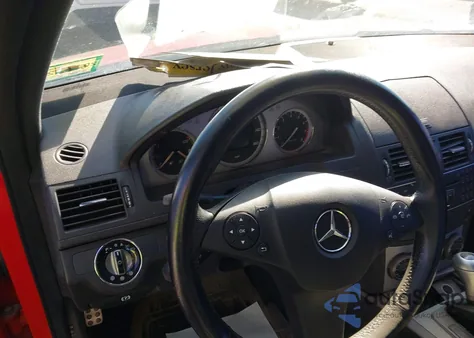 2008 Mercedes-Benz C 300 z USA, uszkodzony, nr VIN WDDGF81XX8F130115